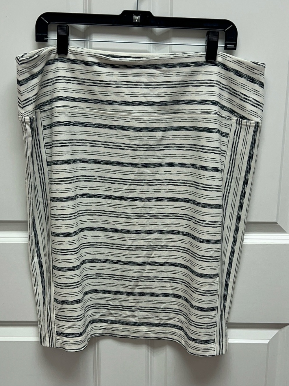 J.Jill Wearever cream and black striped pencil skirt NWT- Size Large